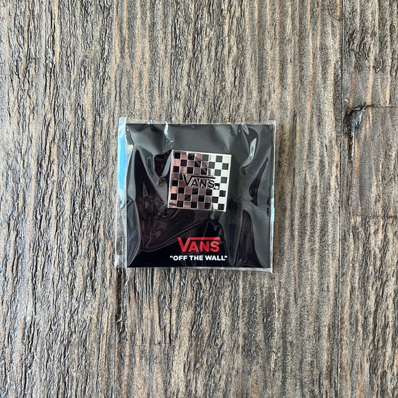 Vans Family bundle. Checkered pop socket,classic slip on pin, checkered Vans Pin - Picture 6 of 7